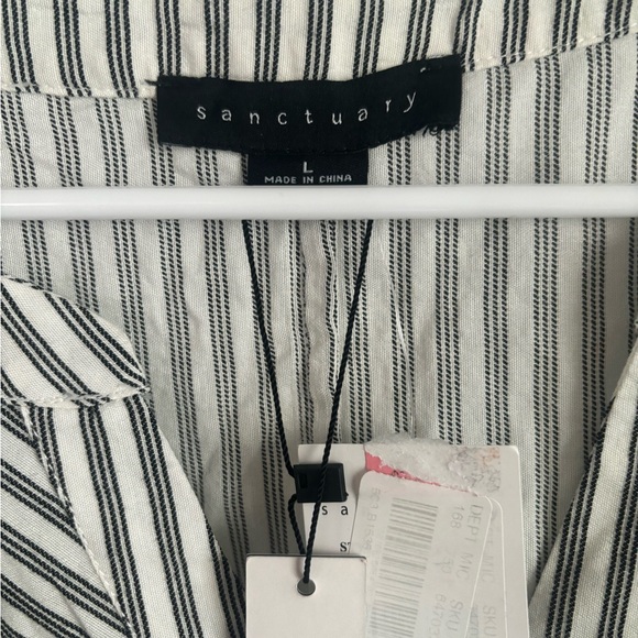 Sanctuary Sleeveless Top - Picture 2 of 4